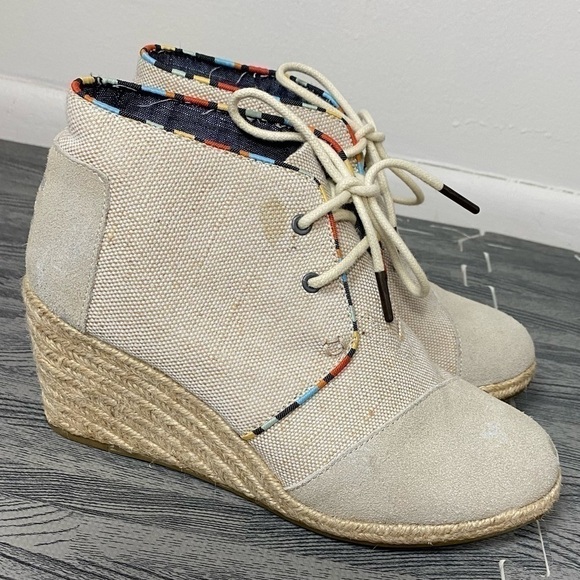 TOMS Desert Wedge Whisper Burlap Suede Espadrille Booties - Picture 2 of 15